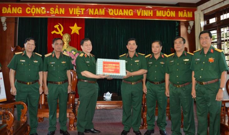 Phó Chủ nhiệm Tổng cục Chính trị QĐND Việt Nam thăm Sư đoàn 5